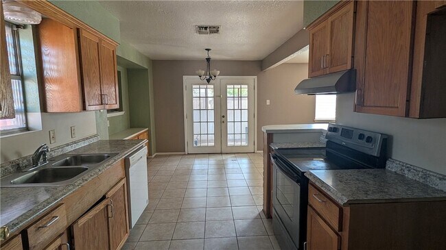 Building Photo - 9550 Waxwing St