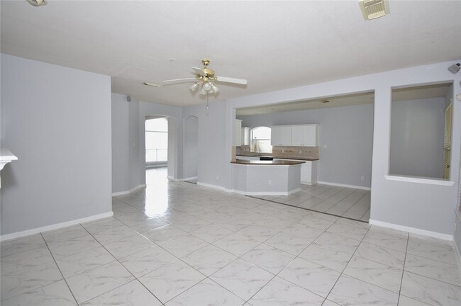 Building Photo - 20703 Whitevine Way