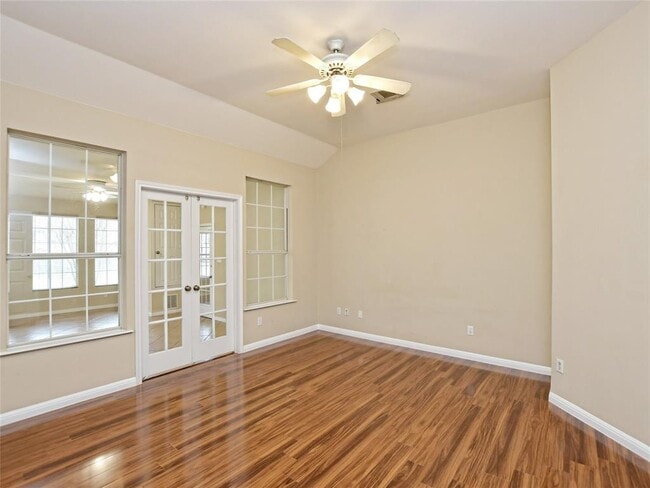 Building Photo - 13220 Villa Park Dr