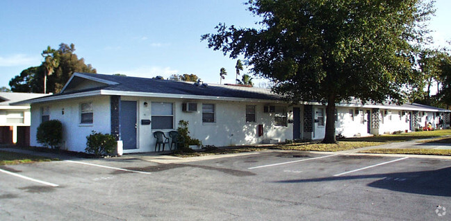 Building Photo - The Welk Arms Apartments