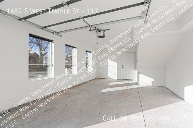 Building Photo - 1689 S W Temple St