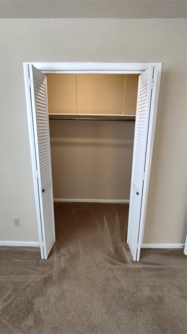 Building Photo - 4513 1/2 Bernardo De Galvez Ave