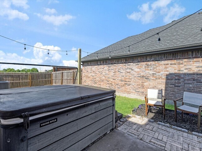 Building Photo - 2409 Baretta Dr
