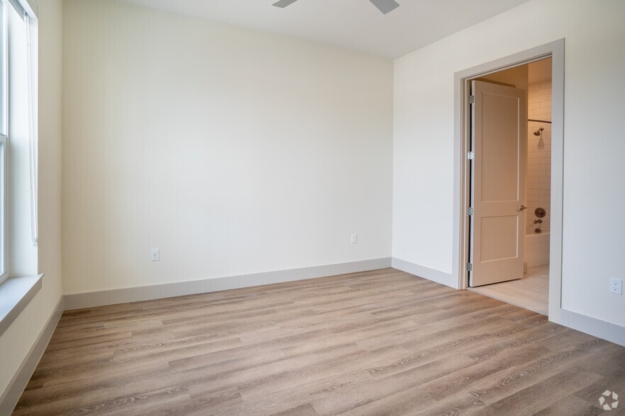 2BD, 2BA -1056SF - Bedroom - MAA Breakwater