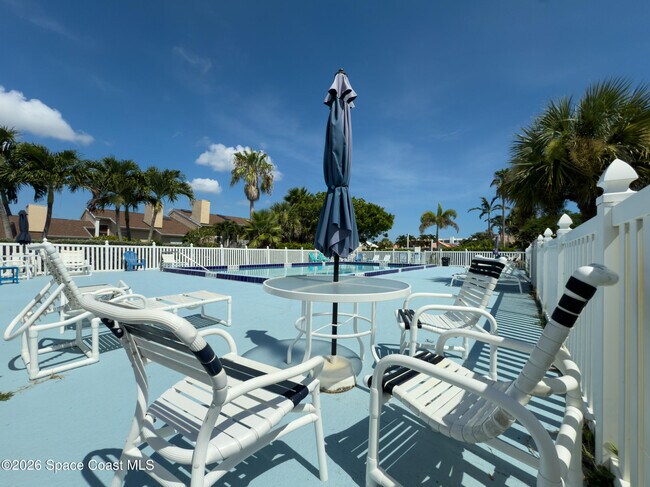 Building Photo - 105 La Costa St