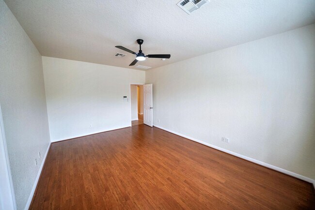 Building Photo - Stunning  Home in the Highly Sought-After ...