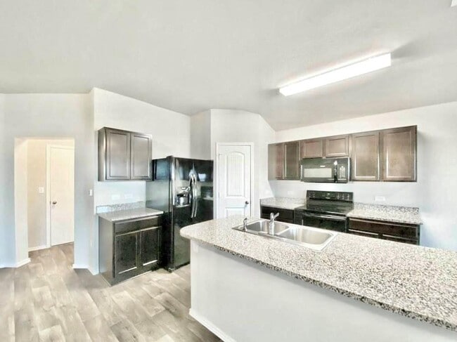 Building Photo - 5905 Ronee Leah Dr