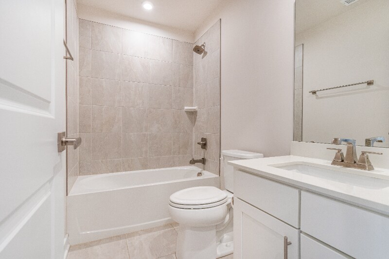 Building Photo - 513 Cubitt Ct