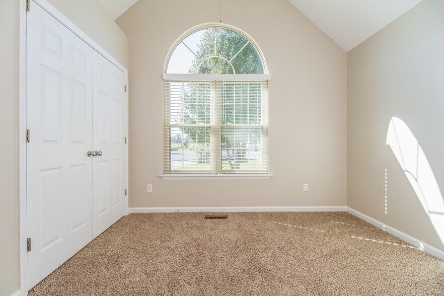 Building Photo - 1921 Pacific Pl