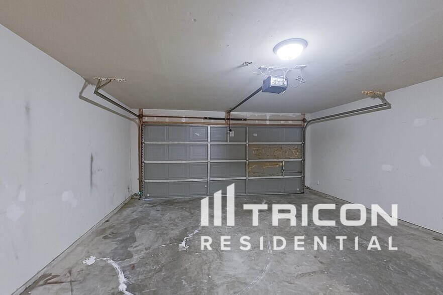 Building Photo - 2208 Capstan Dr