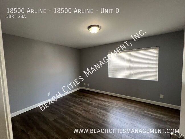 Building Photo - Remodeled 3 Bed, 2.5 Bath Town Home with A...