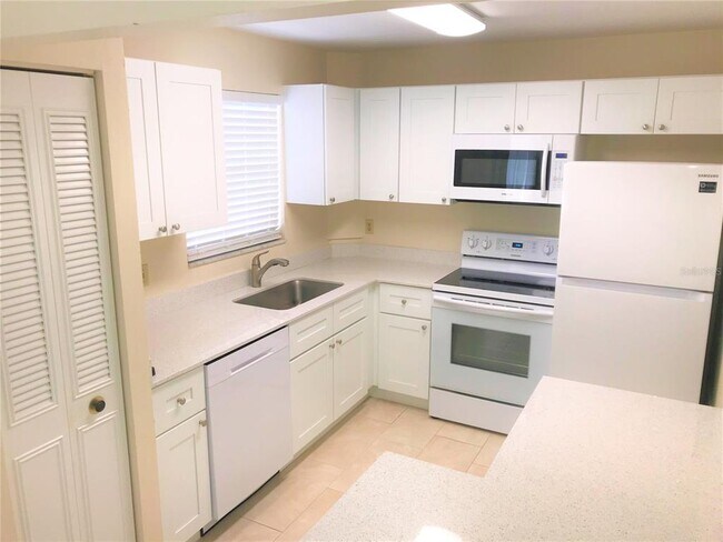 Building Photo - 4210 Ironwood Cir