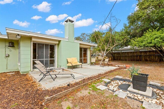 Building Photo - 809 S Duncan Ave