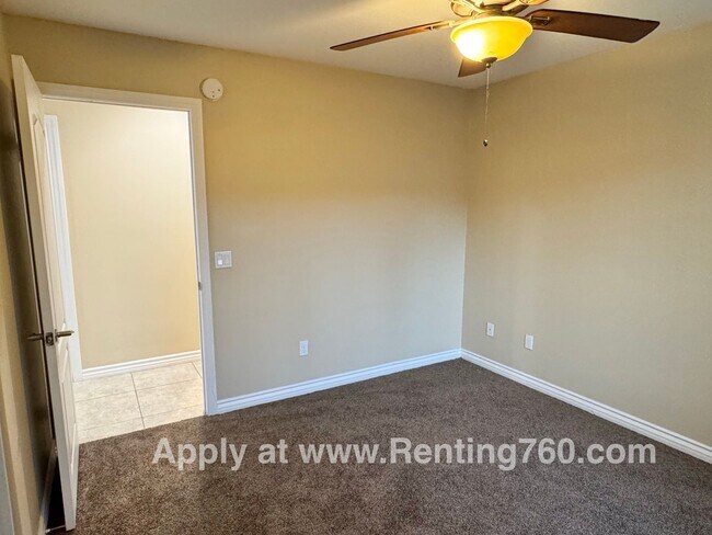 Building Photo - Gorgeous & Spacious 4 Bed Home