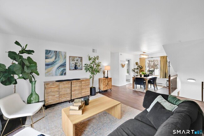 Building Photo - 62 Candlewood Dr