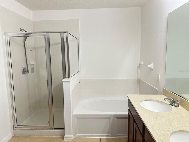 Building Photo - 477 Kestrel Dr