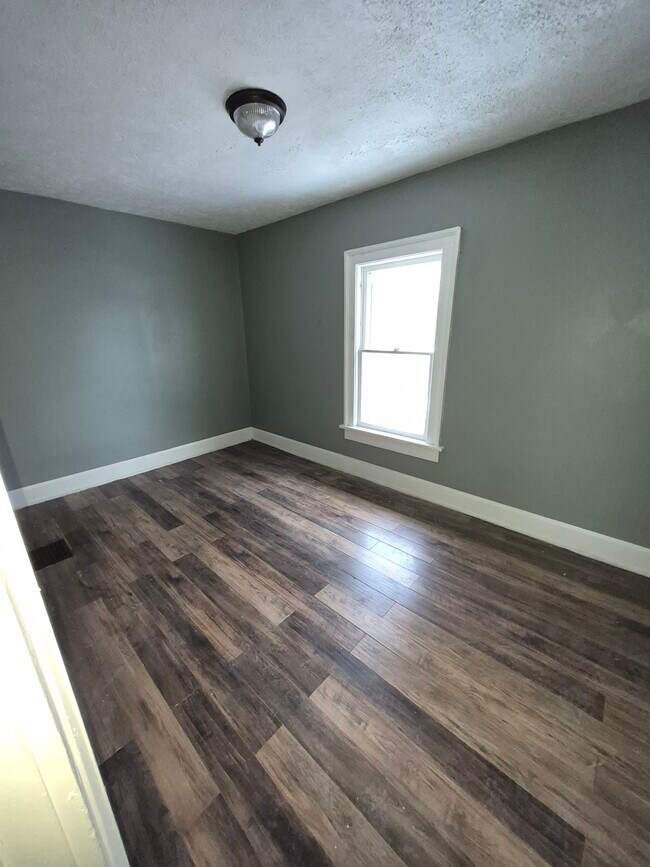 Building Photo - 565 Garfield Pl