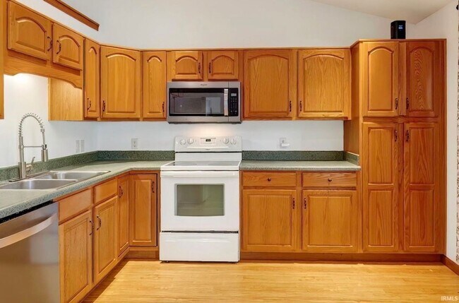 Building Photo - 1265 Virginia Ct