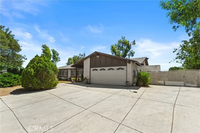 Building Photo - 8557 Saddle Creek Dr