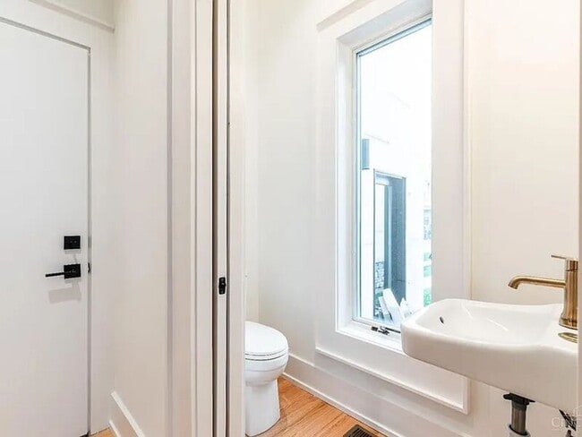 Building Photo - 1325 Knowlton St