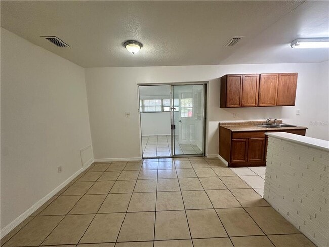 Building Photo - 4072 Kirkland Blvd