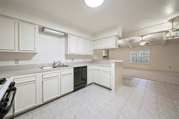 Building Photo - 1716 Huge Oaks St