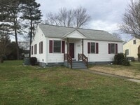 Building Photo - Cute & clean 3 Bedroom/1 Bath House