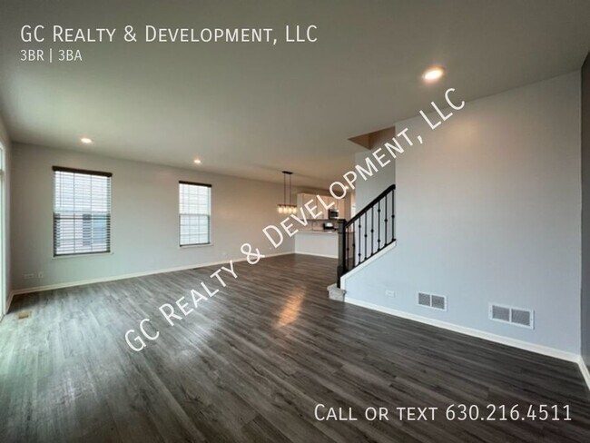 Building Photo - ***WOODLORE ESTATES / 3 BDRM / 2.5 BTH / A...