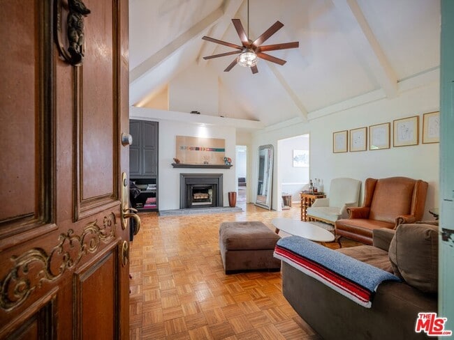 Building Photo - 1321 Hayworth Ave