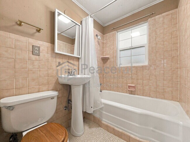 Building Photo - 575 I St