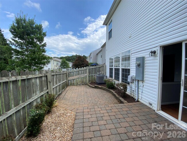 Building Photo - 8807 Ormeau Dr