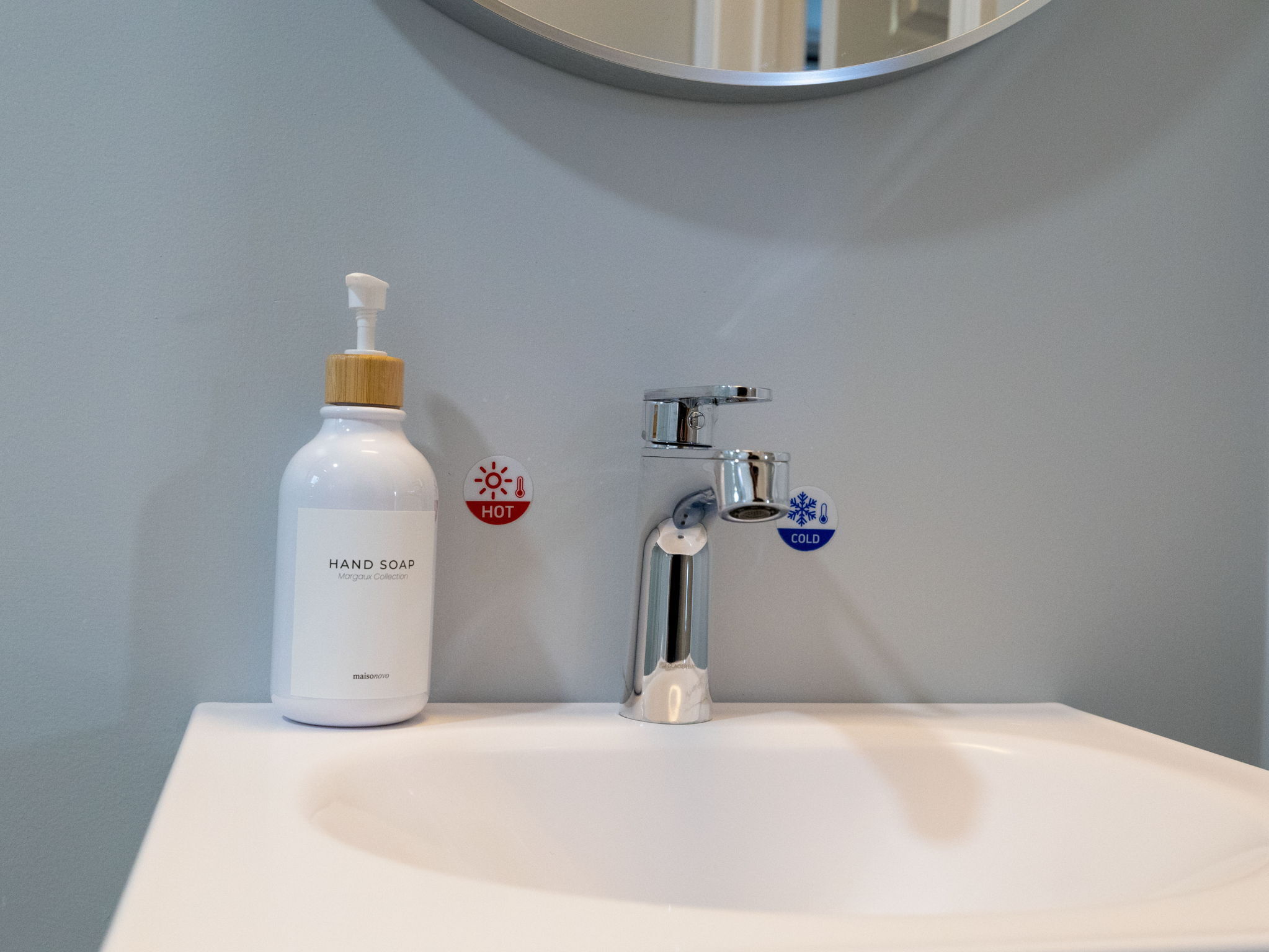 Building Photo - 168 School St