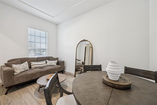 Building Photo - 1000 Redbrick Ln