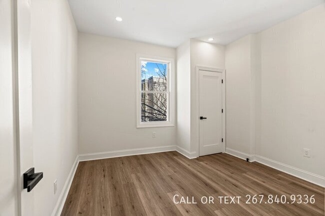 Building Photo - 2921 W Oxford St