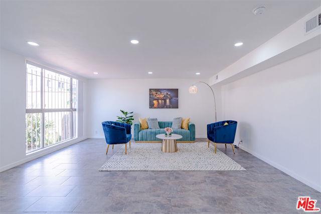 Primary Photo - 1017 S Bedford St