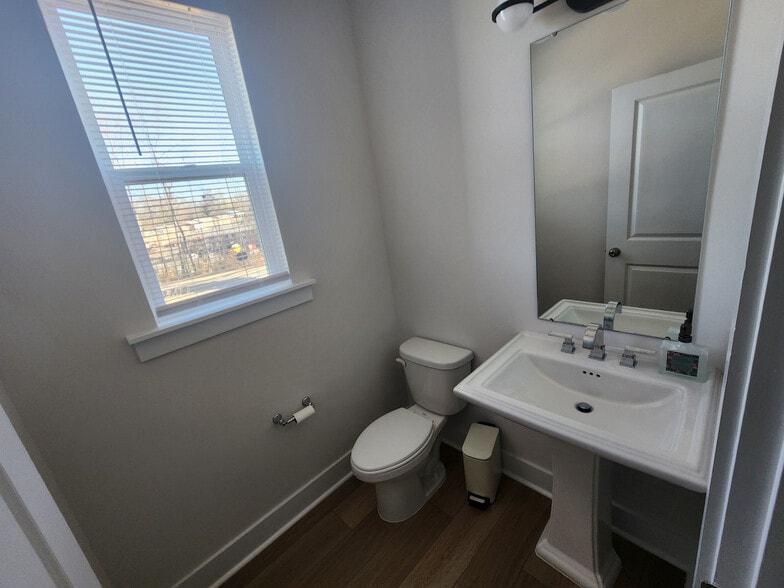 Building Photo - Room in Townhome on Levy Wy