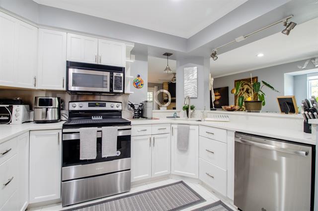 Building Photo - 5200 Martel Ave