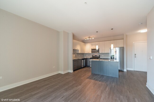 Building Photo - 18w070 Royce Blvd