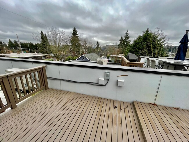 Building Photo - Exceptional Fremont Townhome - Amazing Loc...