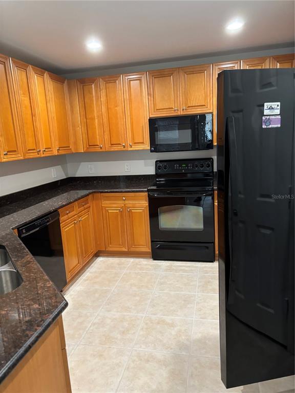 Building Photo - 240 West End Dr