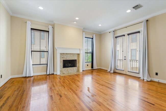 Building Photo - 3034 Orchard Ct