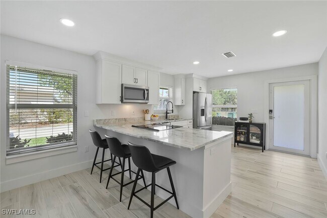 Building Photo - 2710 Arbutus St