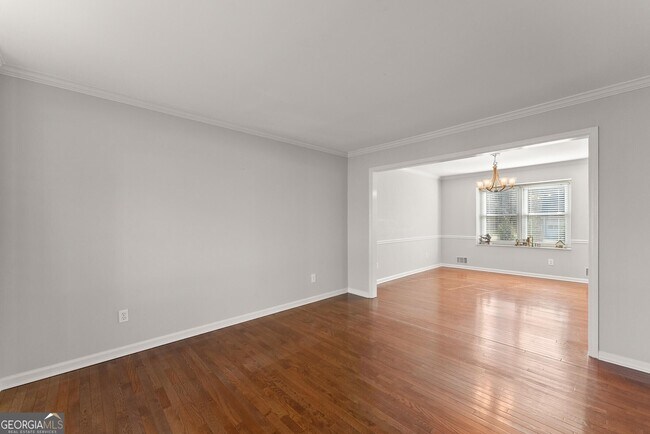 Building Photo - 2160 Robin Hood Trail