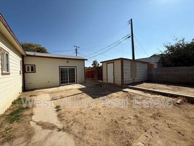 Building Photo - 516 2nd St