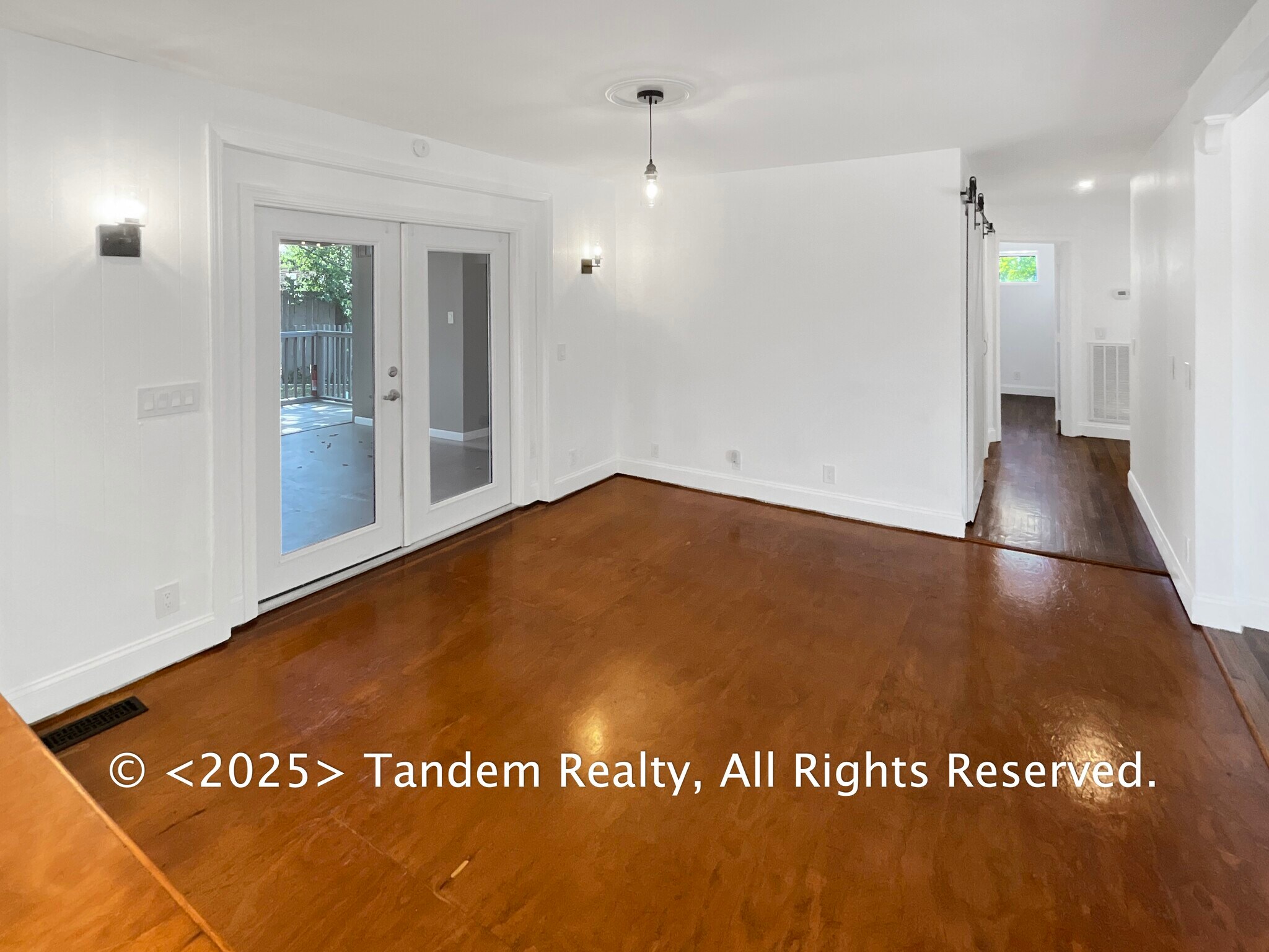 Building Photo - 633 Lane Dr