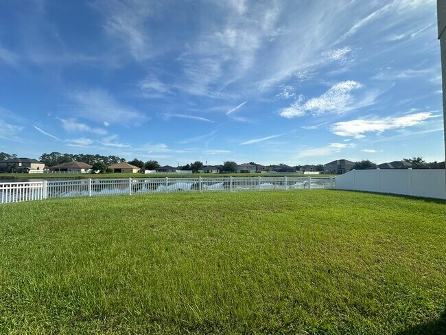 Building Photo - 2412 Country Pond Ct