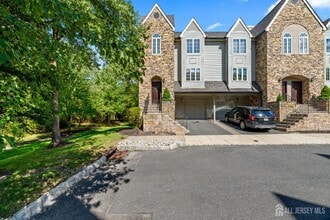 Building Photo - 7 Finch Ct