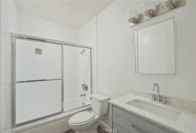 Building Photo - 5415 Newcastle Ave