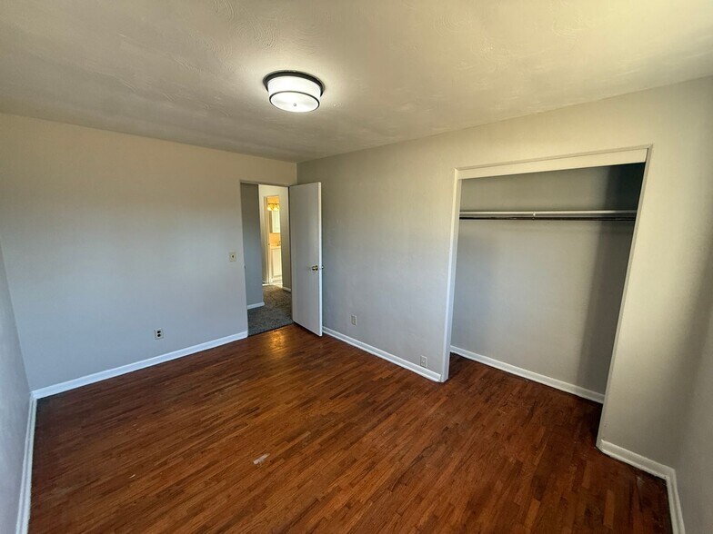 Building Photo - 4918 Dwight Dr