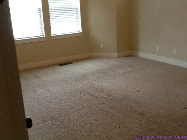 Building Photo - Beautiful home located it Madelyn estates in Meridian